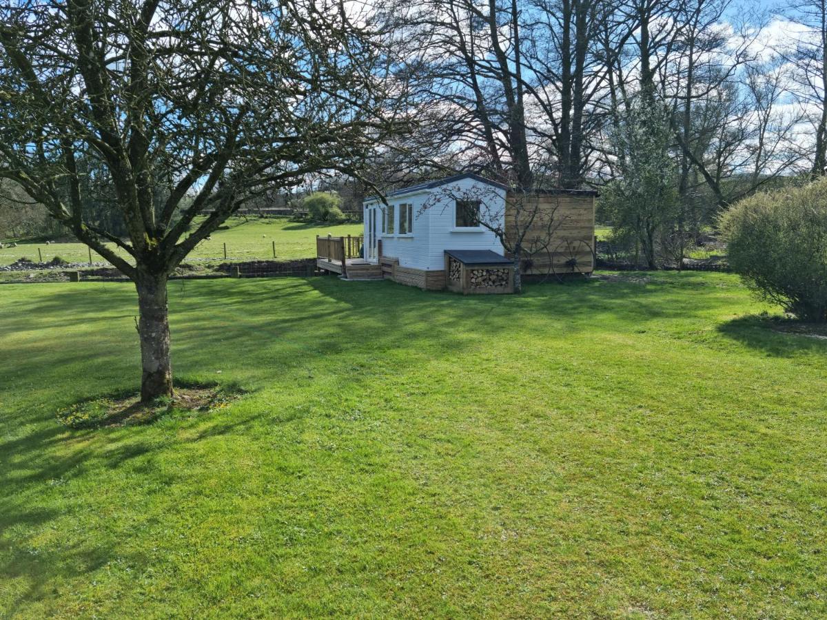 Riverside Cabin At Pen-Y-Bont Mill Otel Oswestry Dış mekan fotoğraf