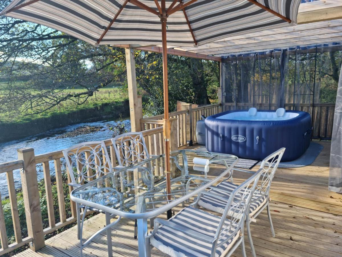 Riverside Cabin At Pen-Y-Bont Mill Otel Oswestry Dış mekan fotoğraf