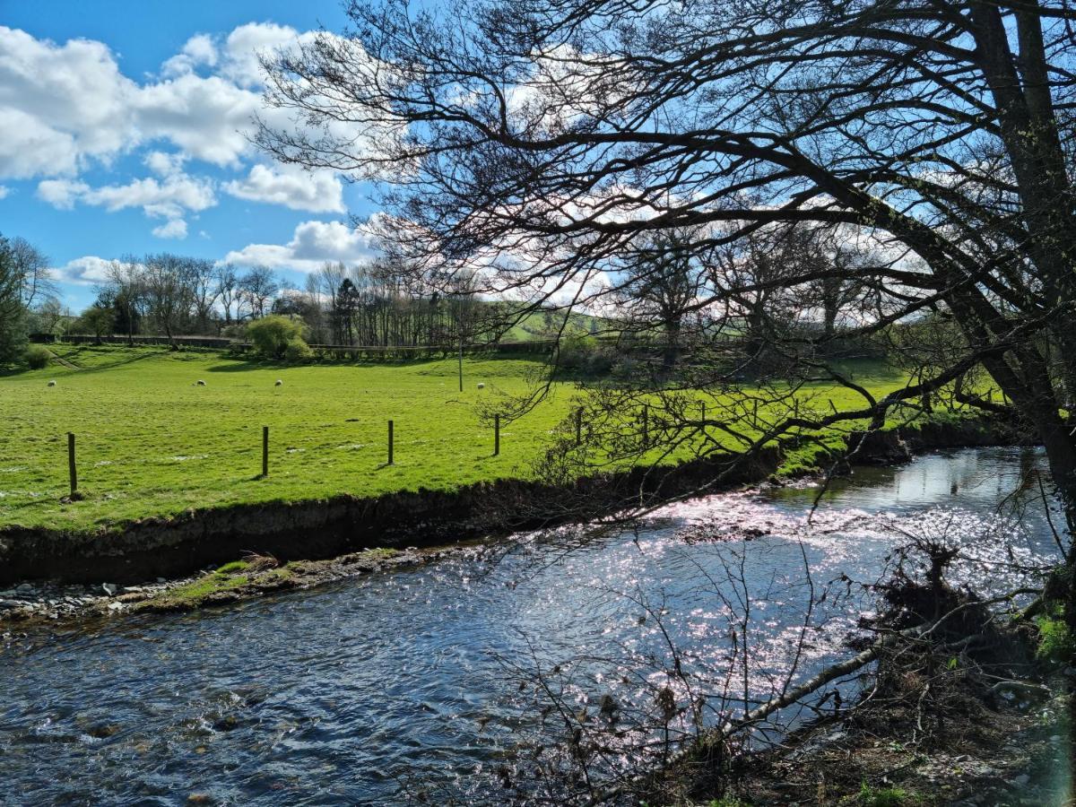 Riverside Cabin At Pen-Y-Bont Mill Otel Oswestry Dış mekan fotoğraf